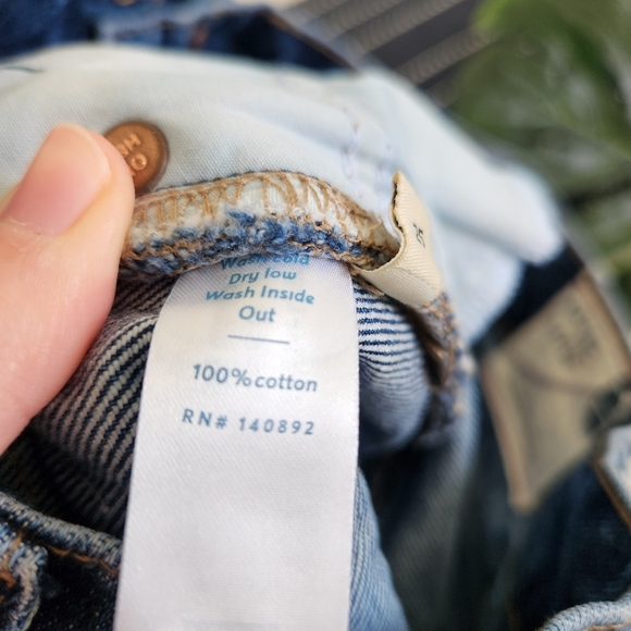 Marine Layer Sasha Denim Shorts Medium Wash Distressed Size 25 - Picture 8 of 8